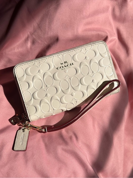 Coach Handbags - Coach Chalk Embossed Signature Leather Double Zip Wristlet Wallet White